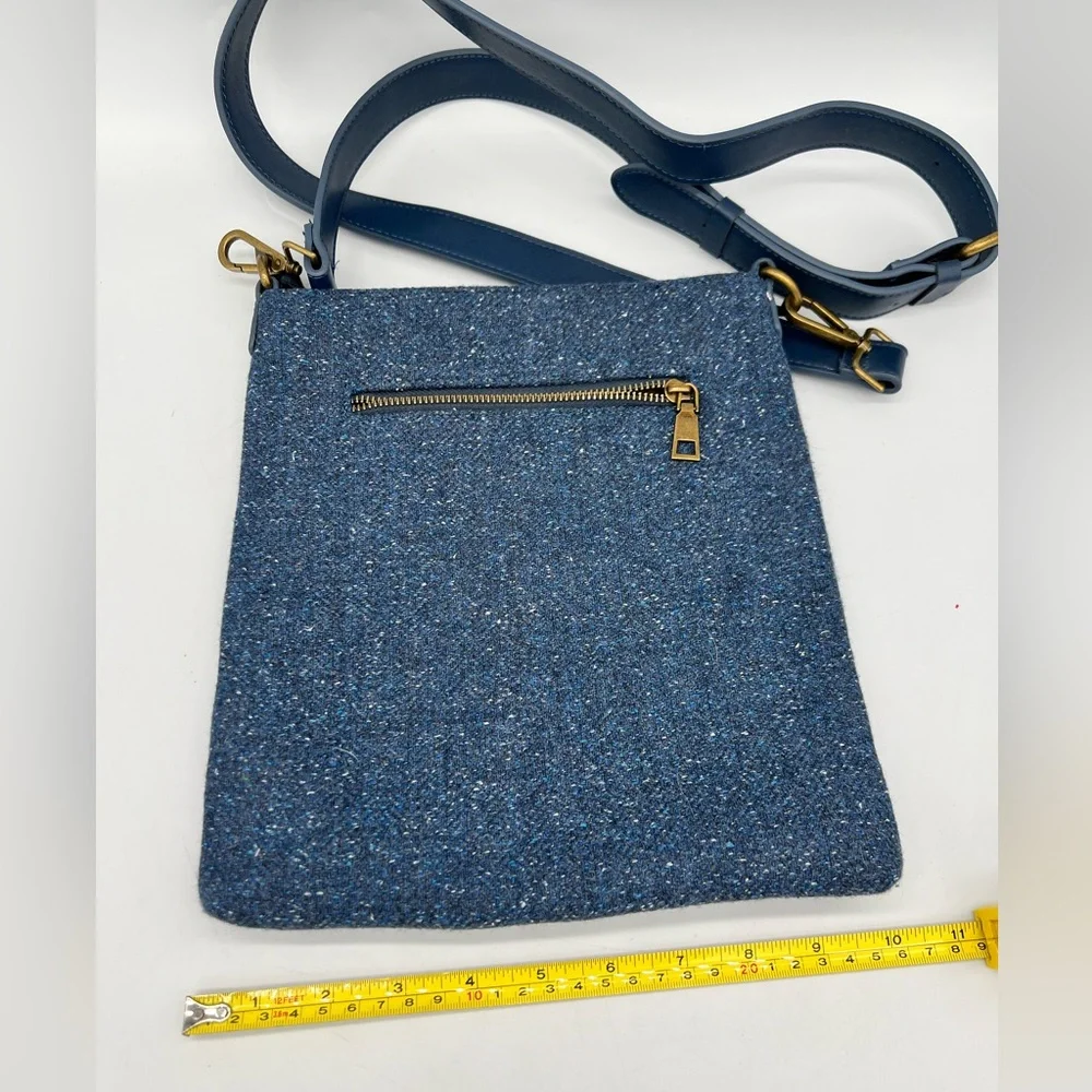 Aran Kerry Tweed Blue Messanger Bag - Picture 4 of 12